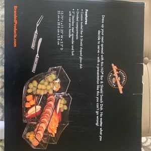 Haley Davison serving set!